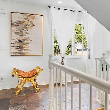 Stunning Mediterranean Mansion In Laurel Canyon ロサンゼルス エクステリア 写真