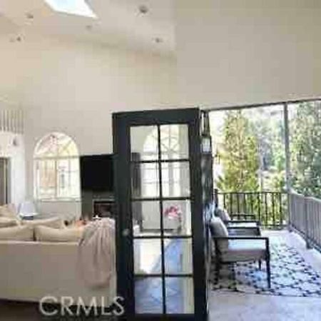 Stunning Mediterranean Mansion In Laurel Canyon ロサンゼルス エクステリア 写真